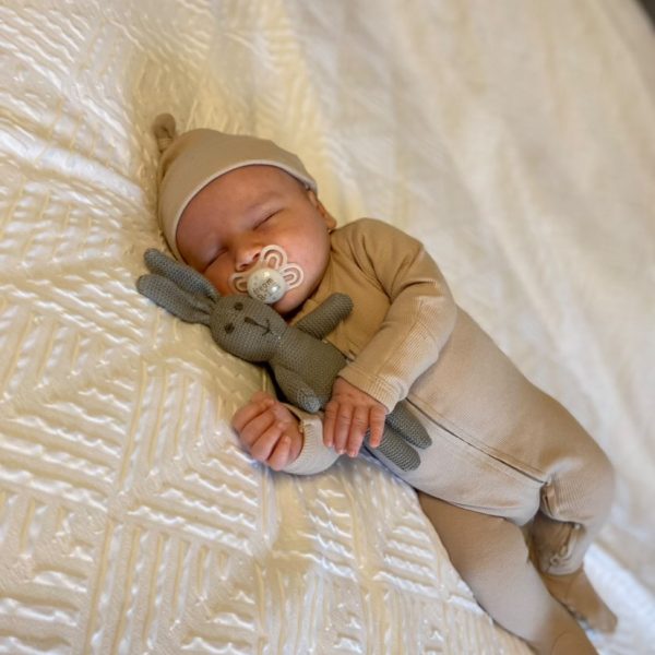 3DE6FC2B-543F-4F08-8A65-7E38531C06EF