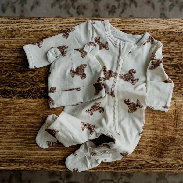 Organic Sleepsuit & Hat - Bear Pattern
